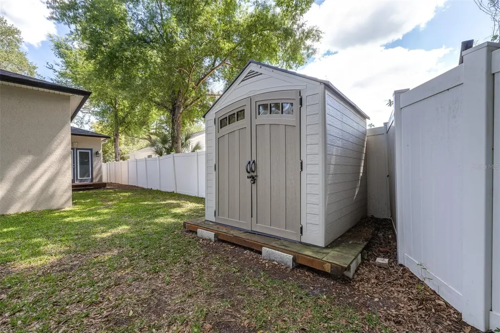 1505 E North Bay Street Tampa FL 33610