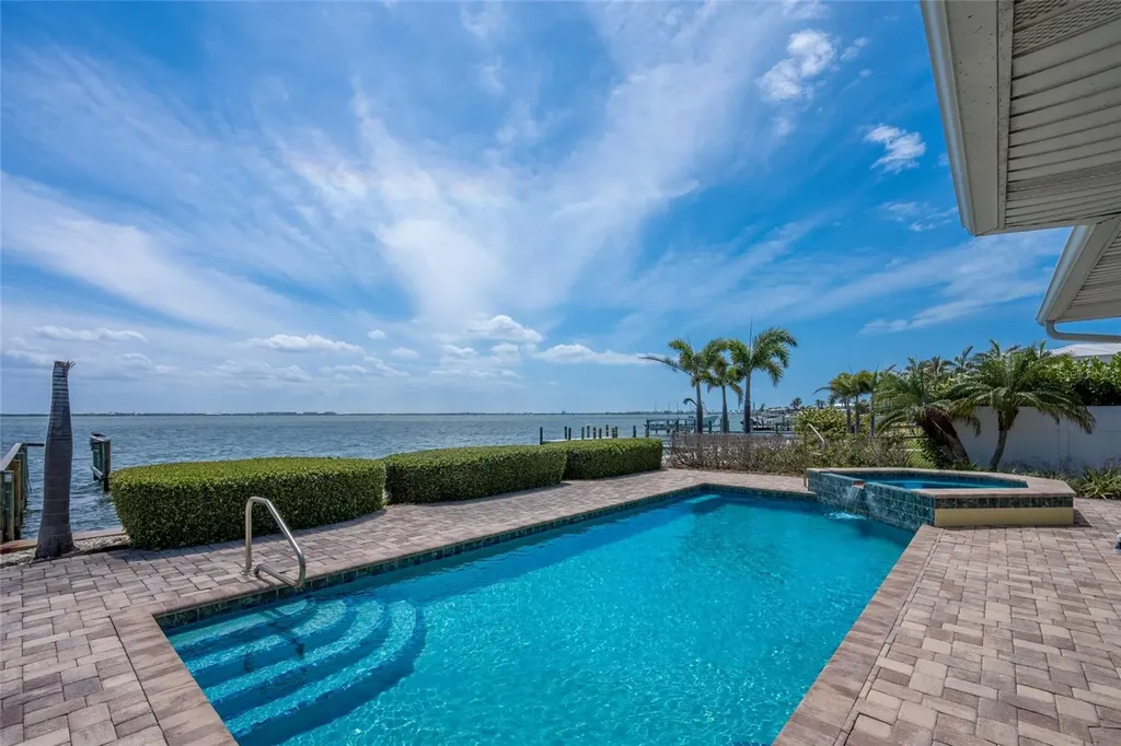 633 Key Royale Drive Holmes Beach FL 34217