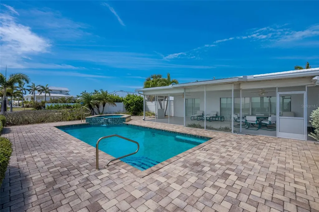 633 Key Royale Drive Holmes Beach FL 34217