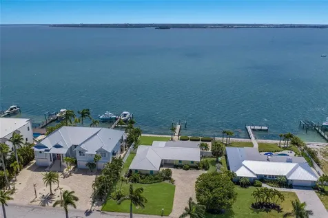 633 Key Royale Drive Holmes Beach FL 34217