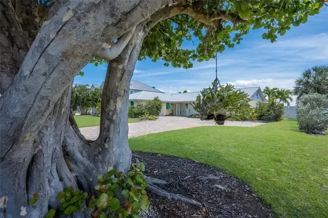 633 Key Royale Drive Holmes Beach FL 34217