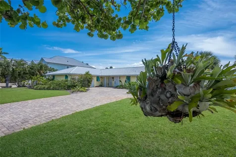 633 Key Royale Drive Holmes Beach FL 34217