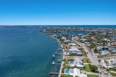 633 Key Royale Drive Holmes Beach FL 34217