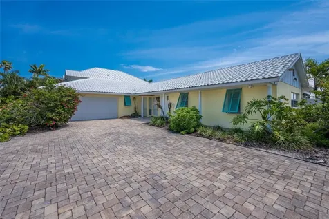 633 Key Royale Drive Holmes Beach FL 34217