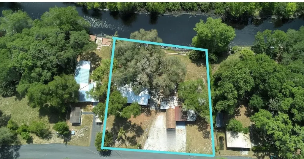 11717 E Salmon Drive Floral City FL 34436