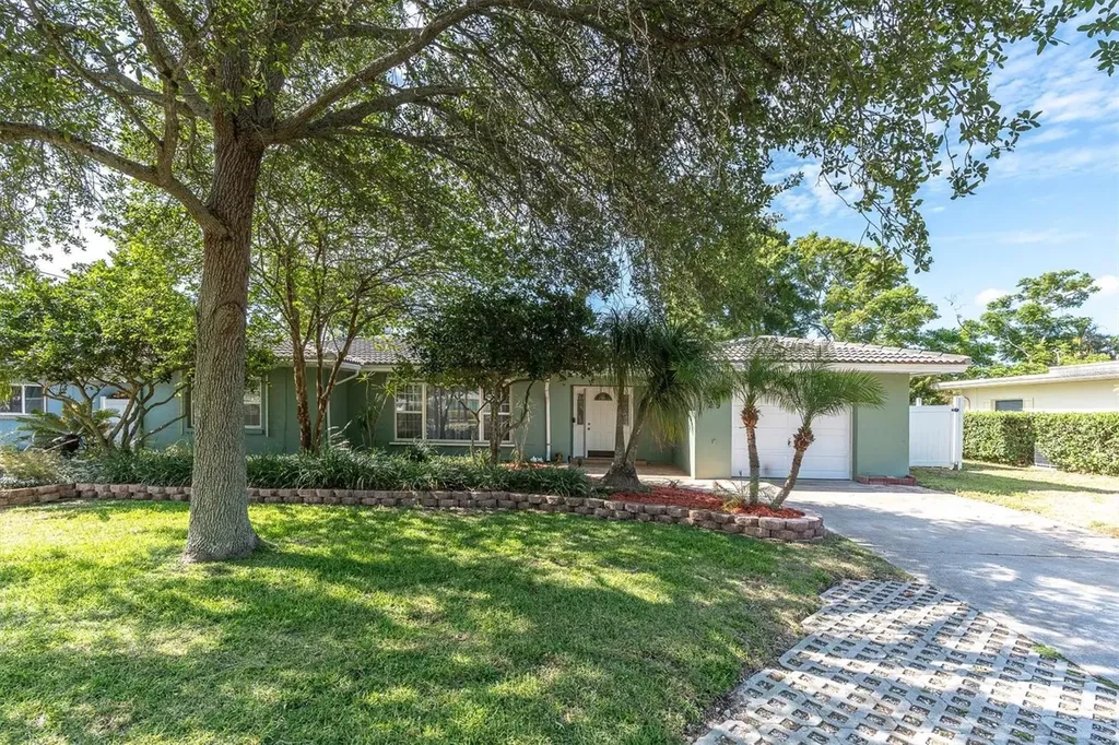 29 Southwind Drive Belleair Bluffs FL 33770