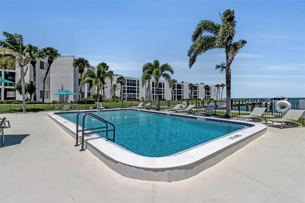 448 Gulf Of Mexico Drive Longboat Key FL 34228
