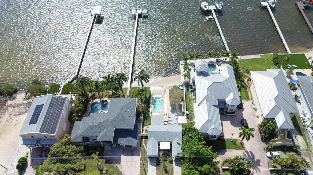 950 Weedon Drive NE St Petersburg FL 33702
