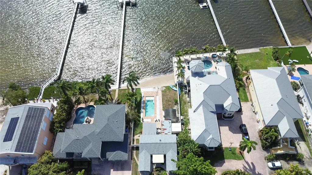 950 Weedon Drive NE St Petersburg FL 33702