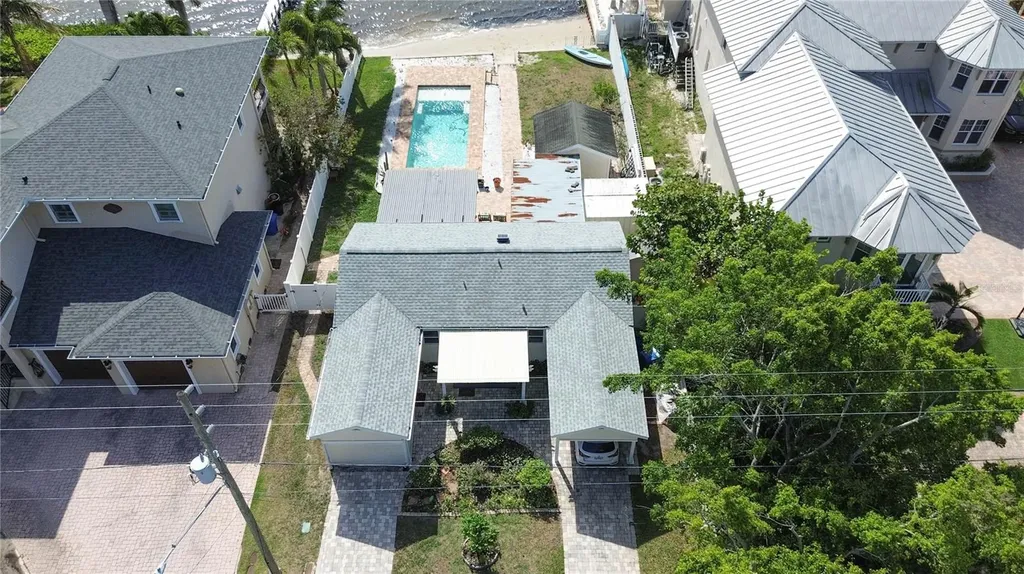 950 Weedon Drive NE St Petersburg FL 33702