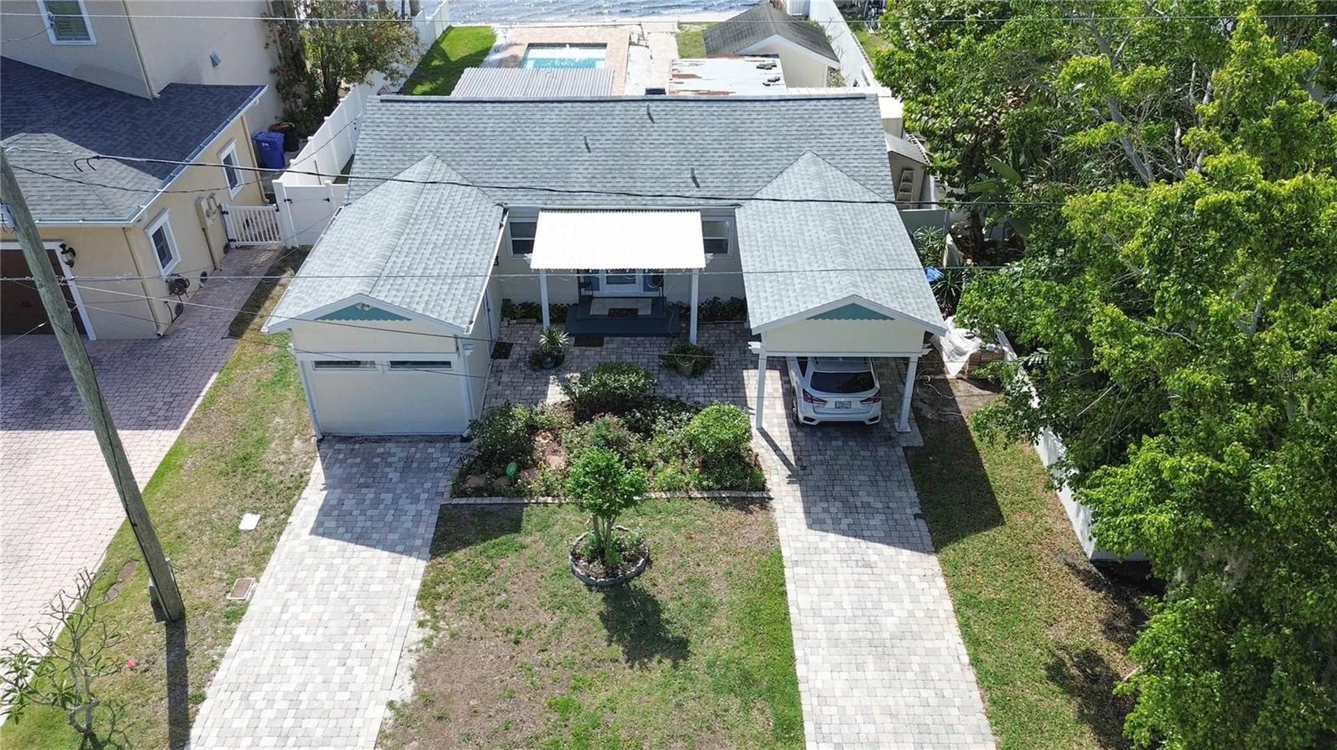 950 Weedon Drive NE St Petersburg FL 33702