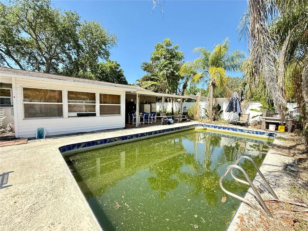 720 15th Avenue SW Largo FL 33770