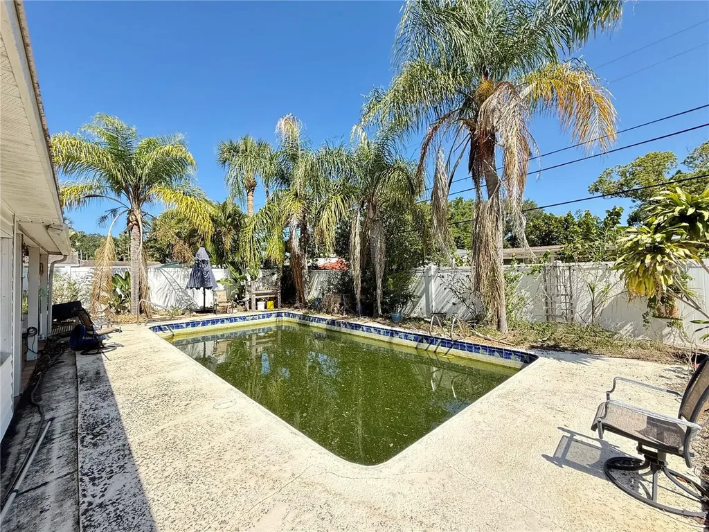 720 15th Avenue SW Largo FL 33770