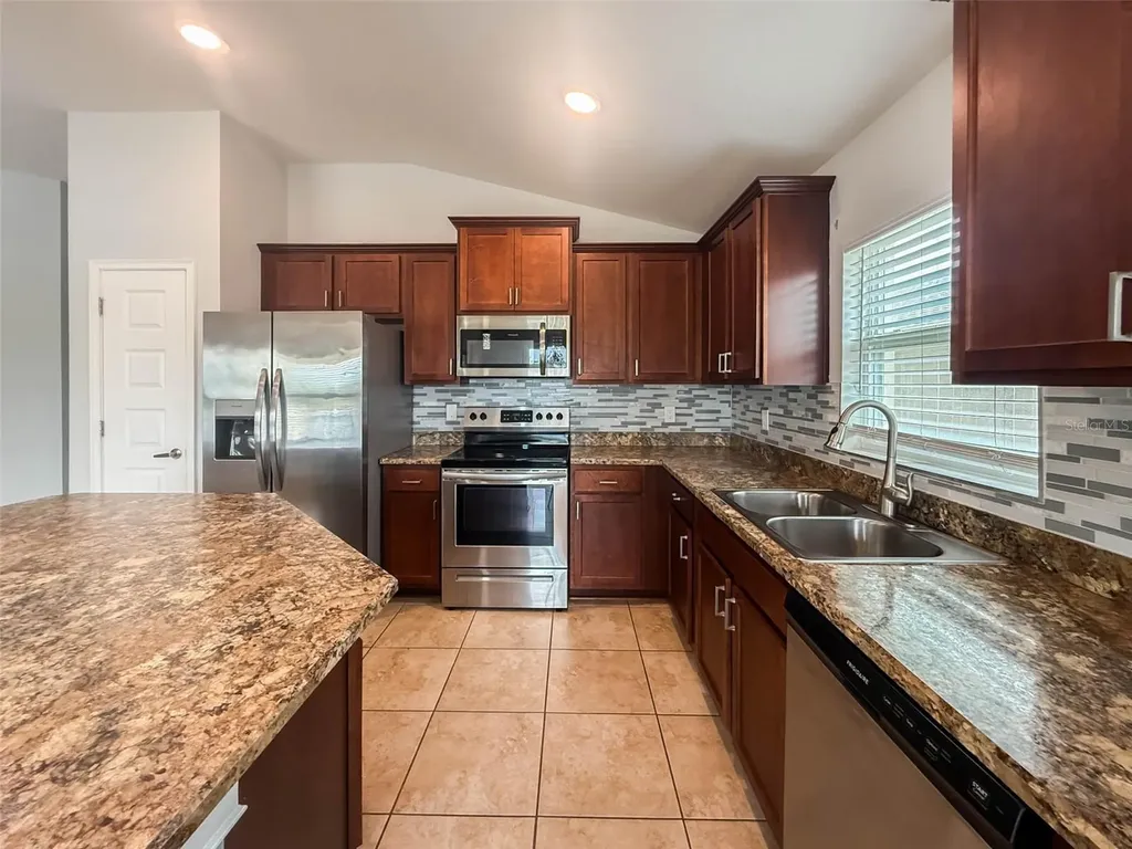 1061 Citrus Landings Boulevard Davenport FL 33837