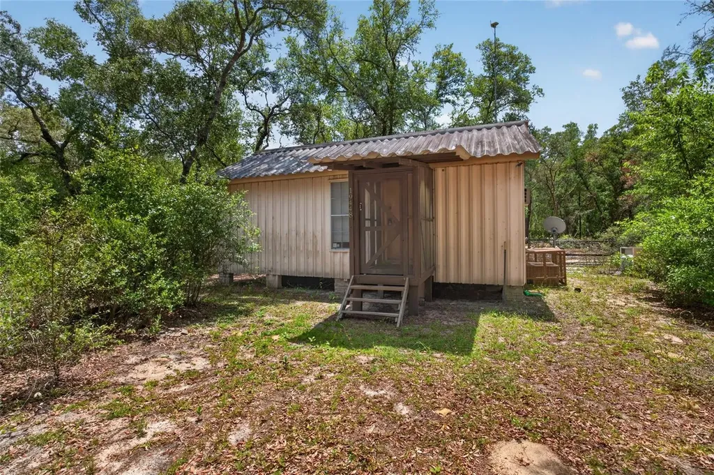 19448 SE 92nd Place Ocklawaha FL 32179
