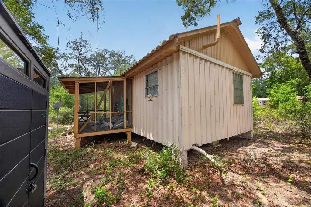 19448 SE 92nd Place Ocklawaha FL 32179