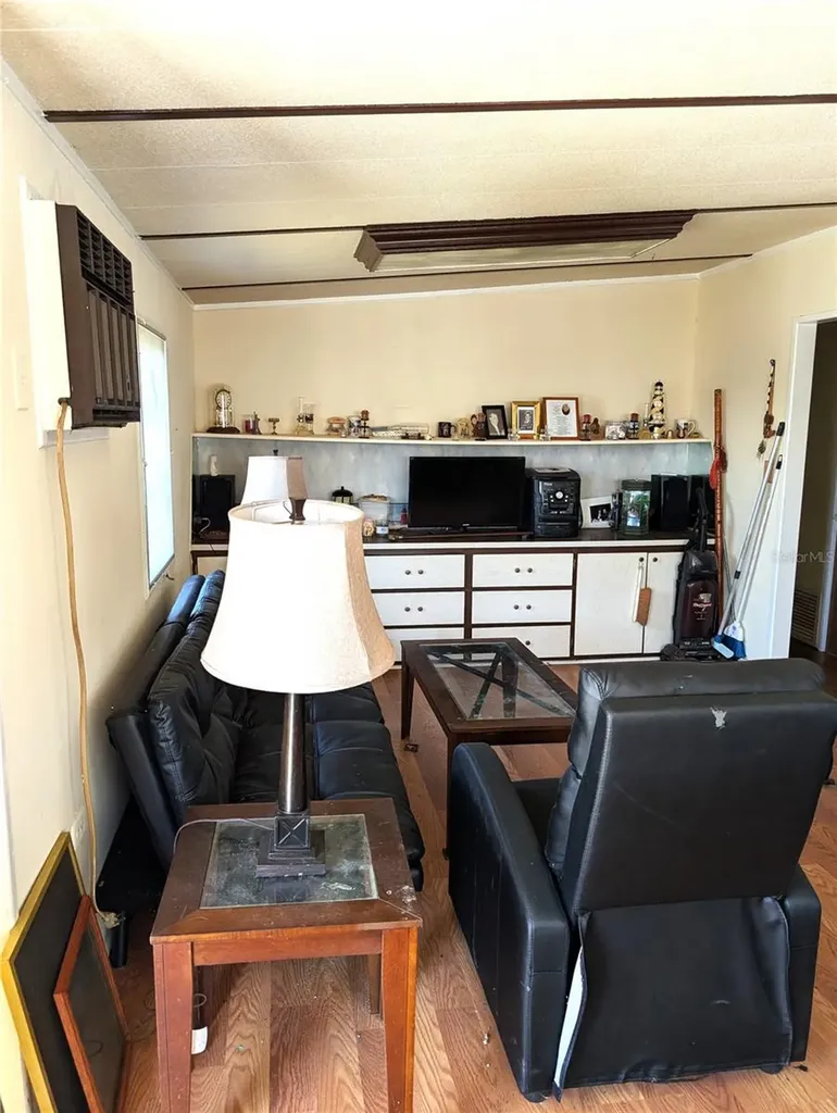 980 7th Street NW Largo FL 33770