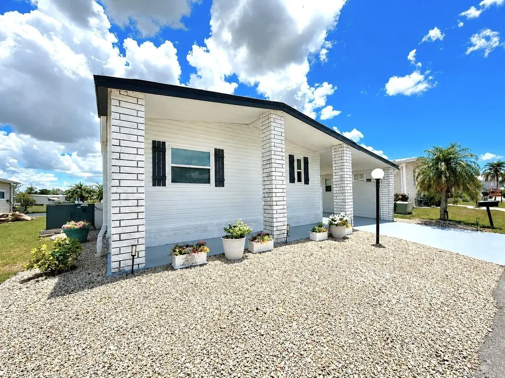 216 Martinique Road North Port FL 34287