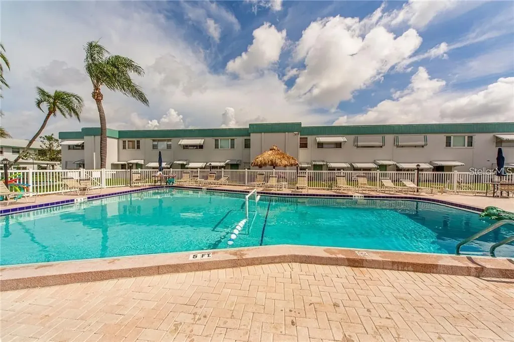 5267 81st Street N St Petersburg FL 33709