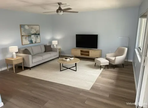 110-112 Gloucester Boulevard Sun City Center FL 33573