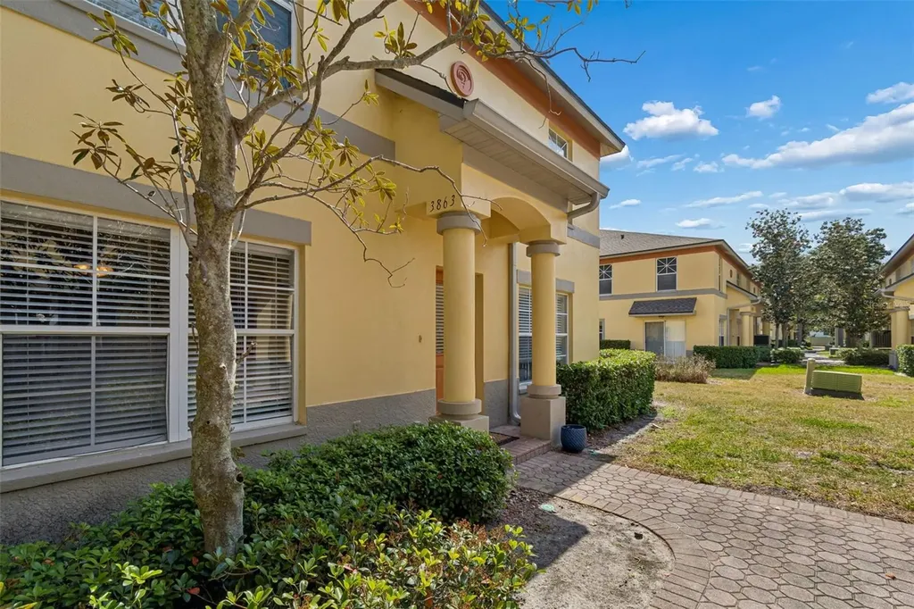 3863 Island Way St Petersburg FL 33705