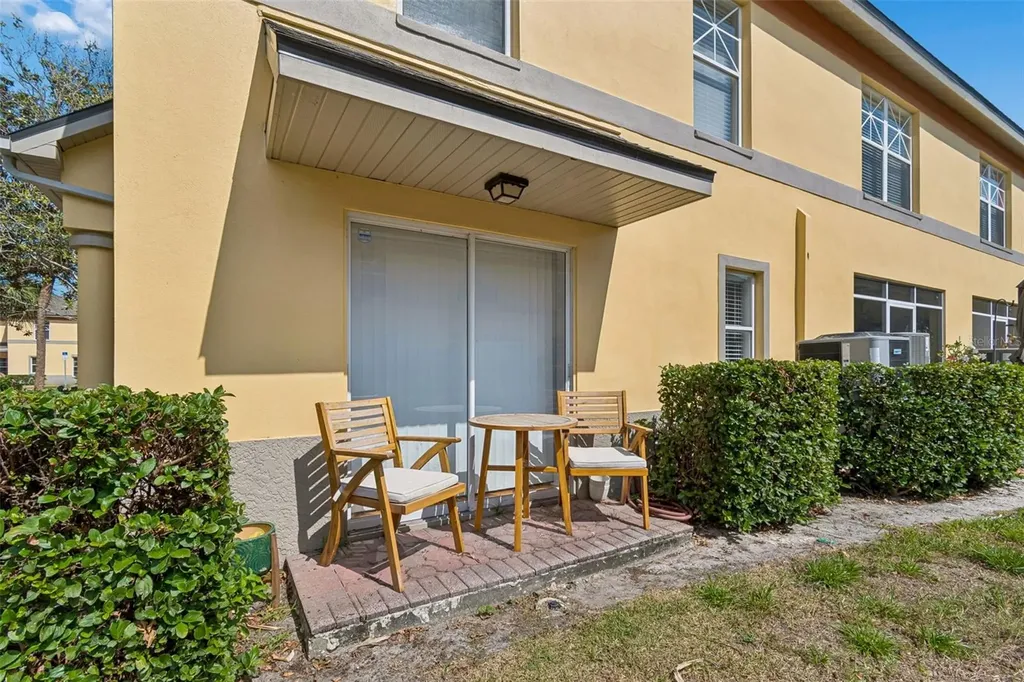 3863 Island Way St Petersburg FL 33705