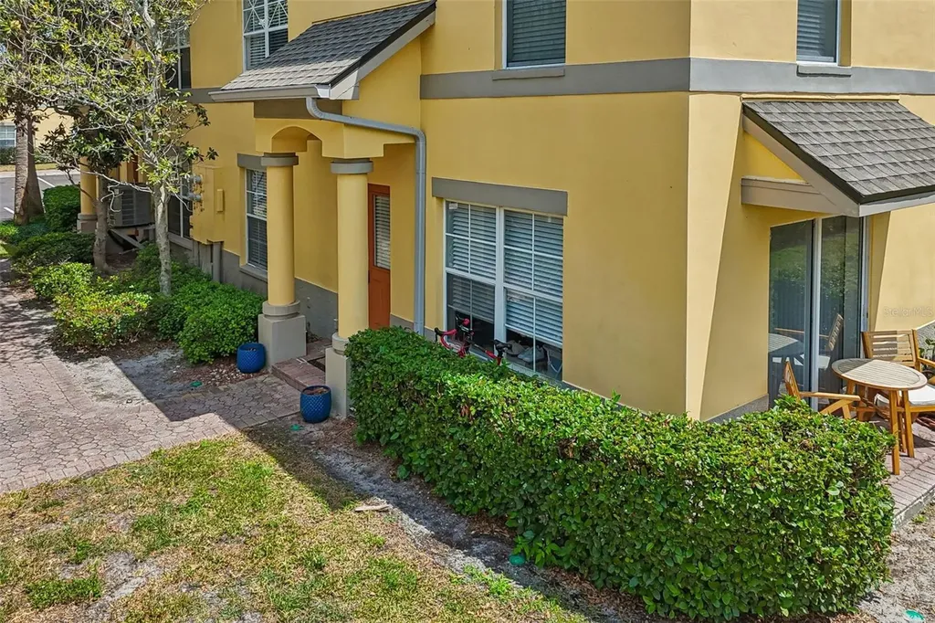 3863 Island Way St Petersburg FL 33705