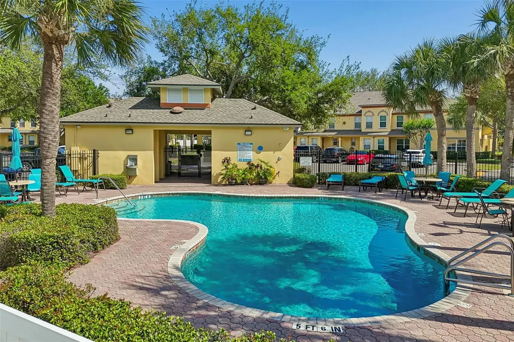 3863 Island Way St Petersburg FL 33705
