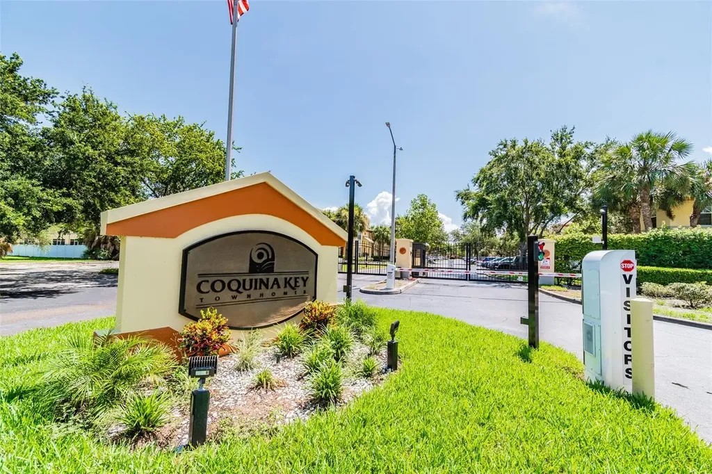 3863 Island Way St Petersburg FL 33705
