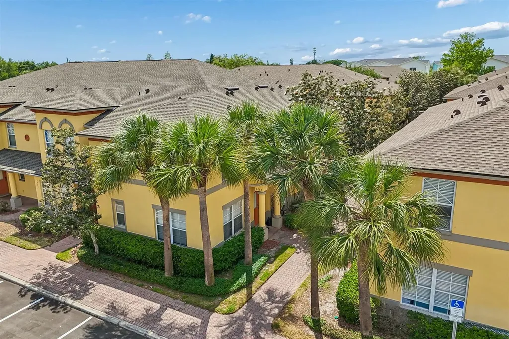 3863 Island Way St Petersburg FL 33705