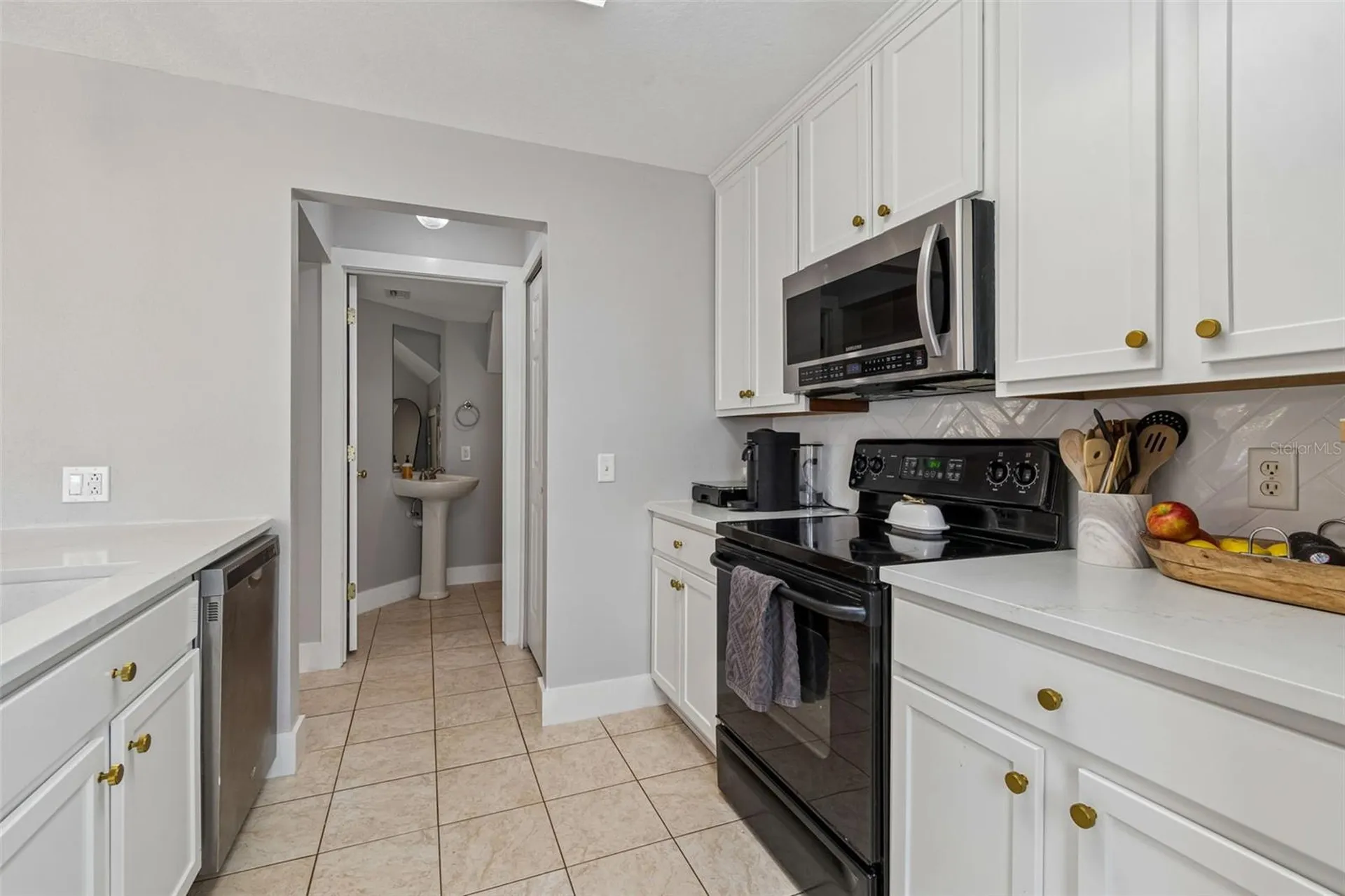 3863 Island Way St Petersburg FL 33705