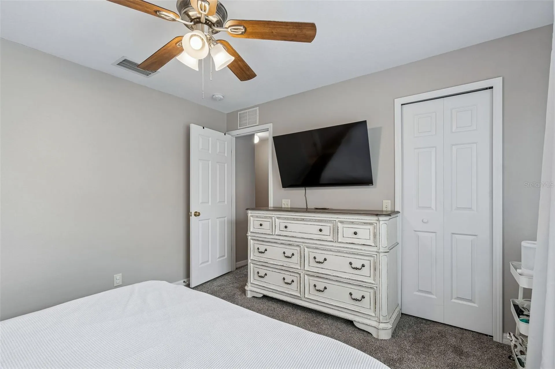 3863 Island Way St Petersburg FL 33705