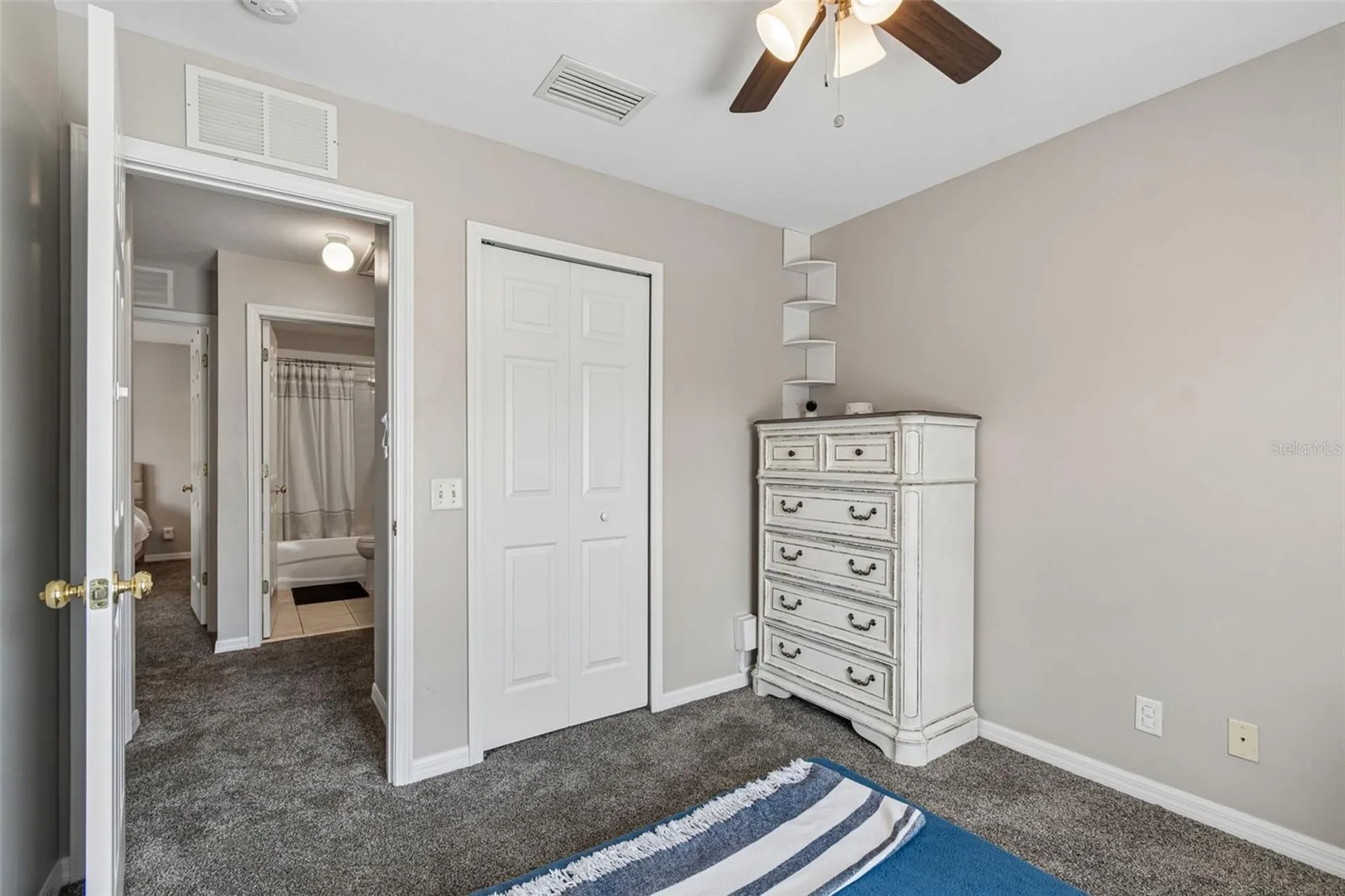 3863 Island Way St Petersburg FL 33705