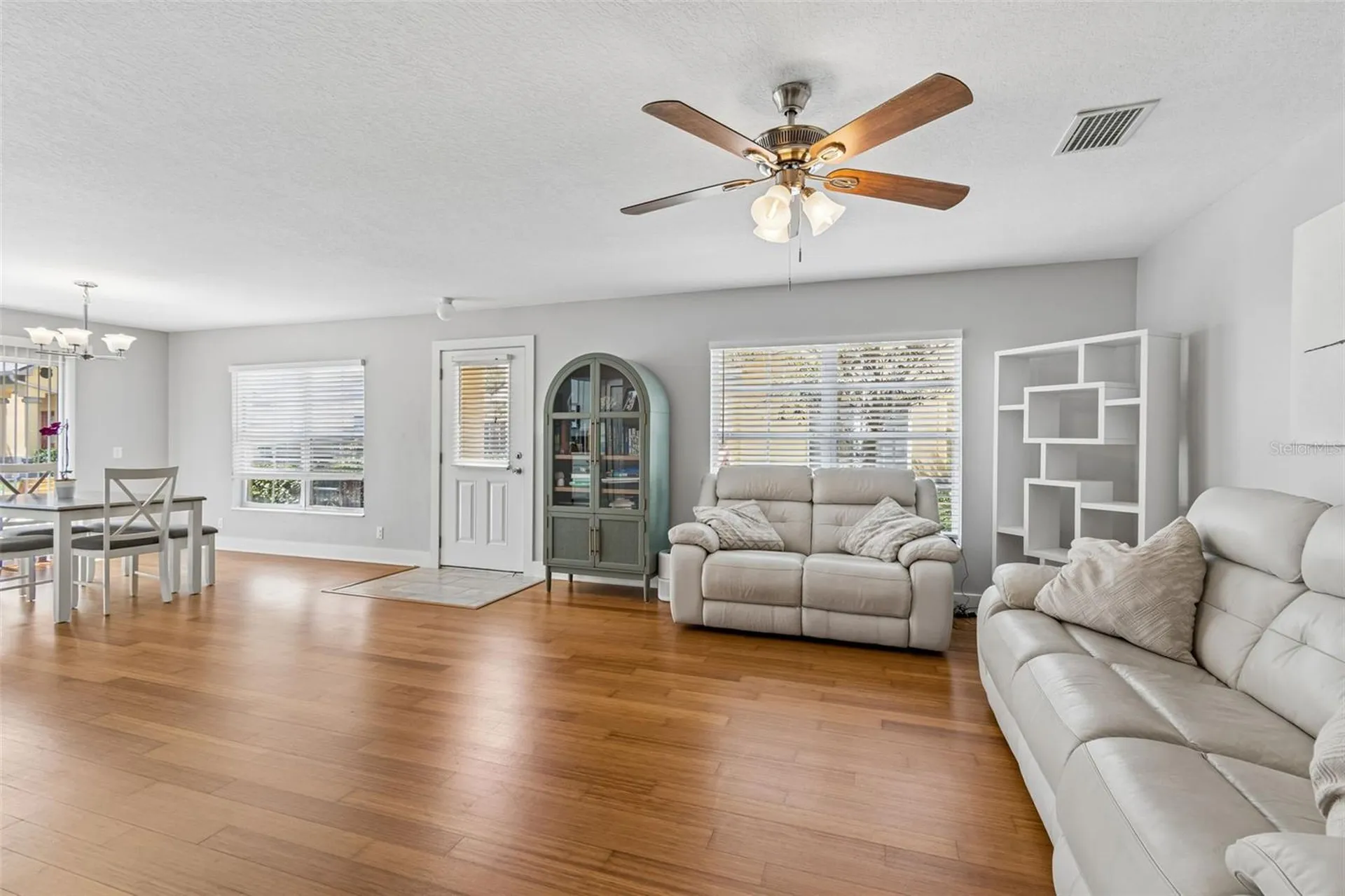 3863 Island Way St Petersburg FL 33705
