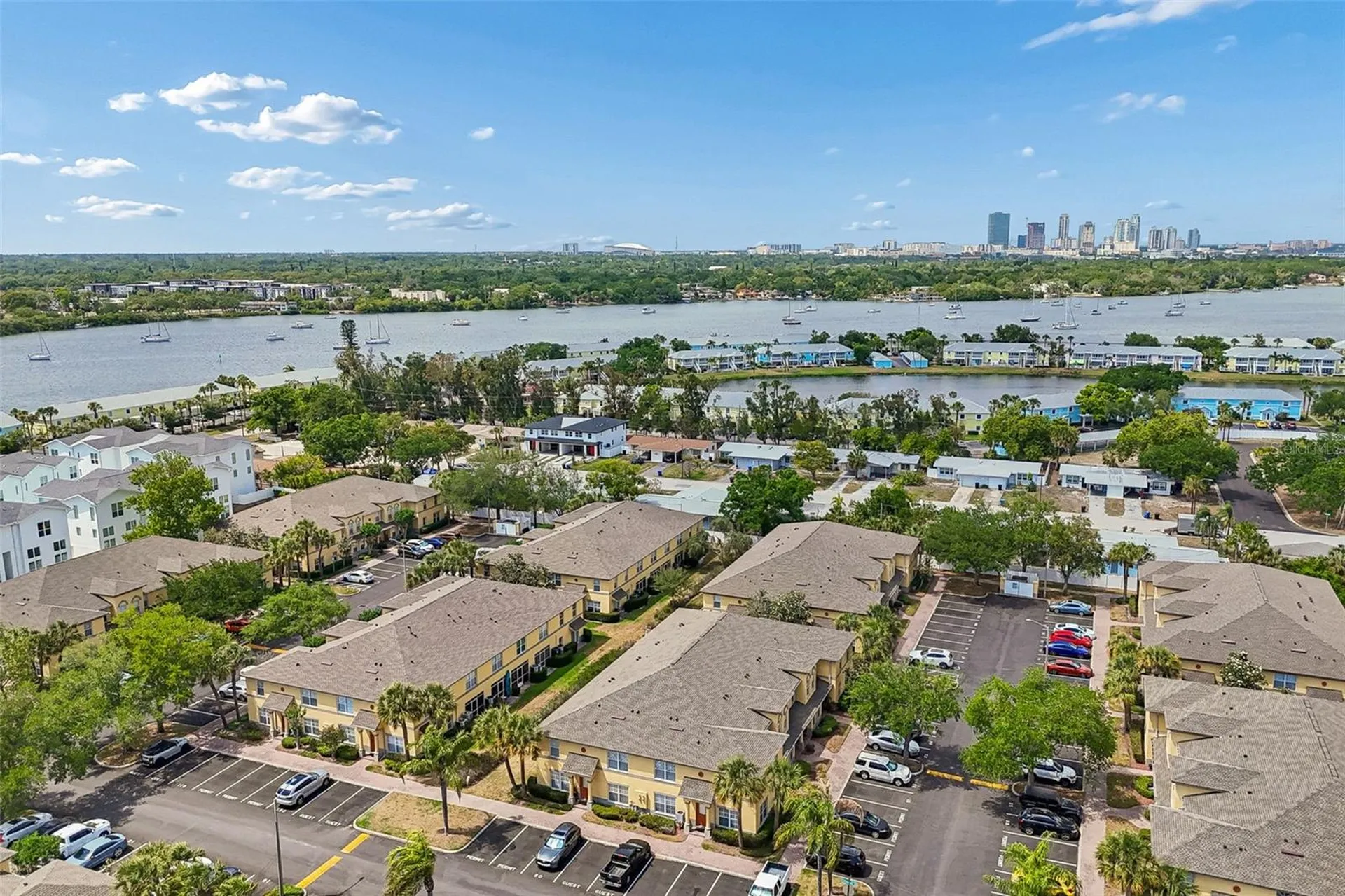 3863 Island Way St Petersburg FL 33705