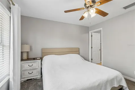 3863 Island Way St Petersburg FL 33705