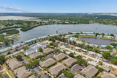 3863 Island Way St Petersburg FL 33705
