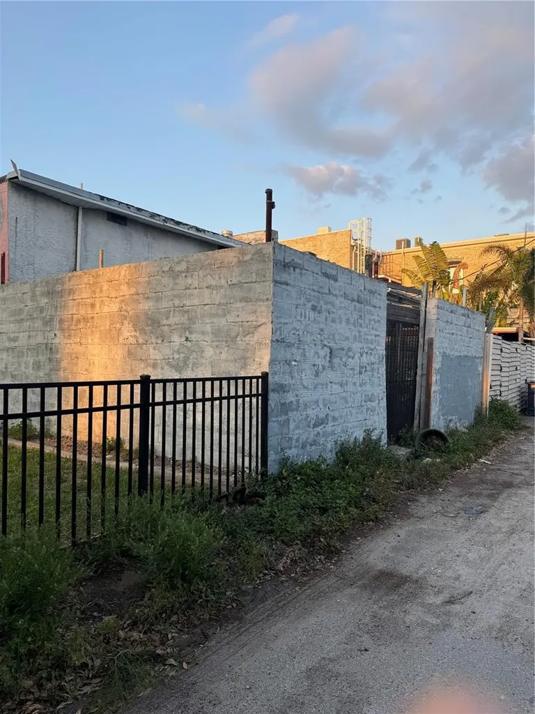 2110 W Main Street Tampa FL 33607