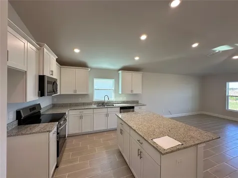 12535 NE 48th Terrace Oxford FL 34484