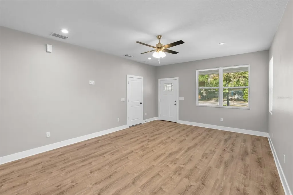 6356 30th Way N St Petersburg FL 33702