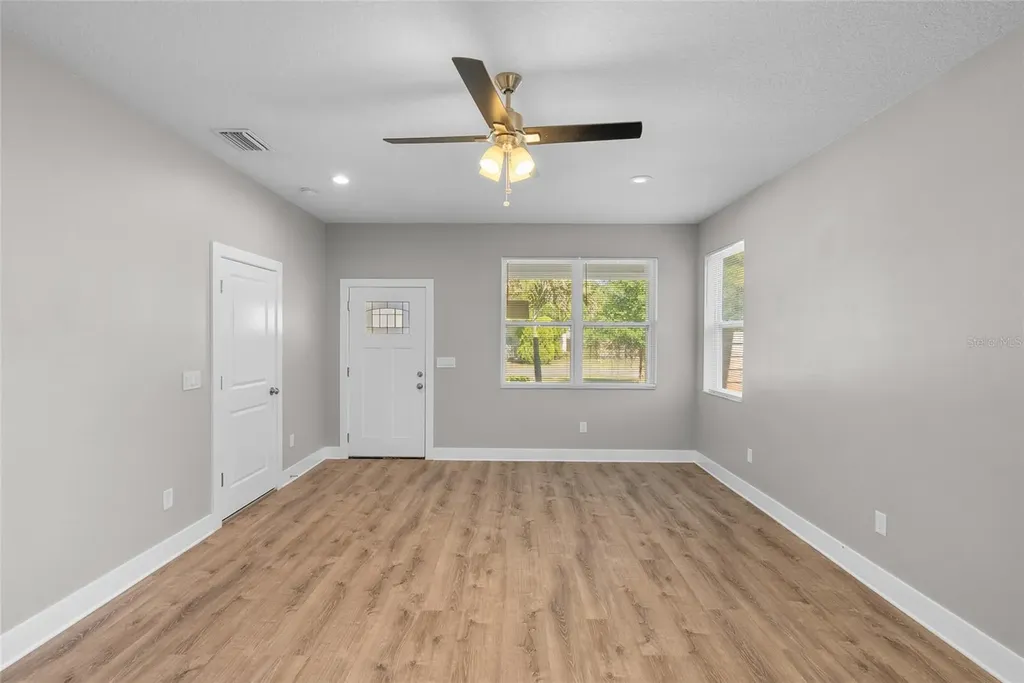 6356 30th Way N St Petersburg FL 33702