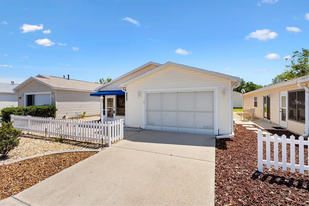 17449 SE 93rd Vine Avenue The Villages FL 32162
