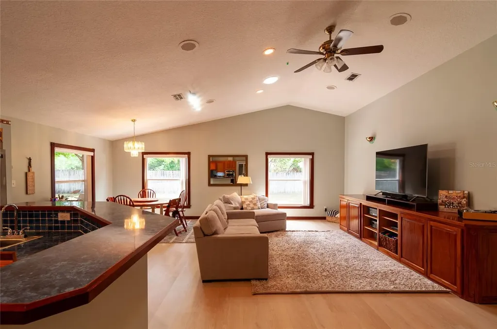 31919 Hedgerow Drive Wesley Chapel FL 33543