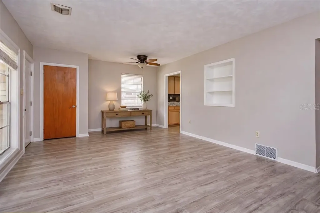 1300 Orange Avenue Tavares FL 32778