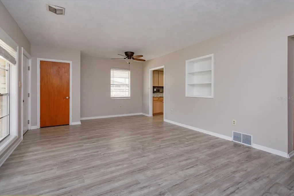 1300 Orange Avenue Tavares FL 32778