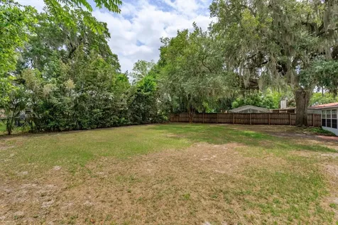 1300 Orange Avenue Tavares FL 32778