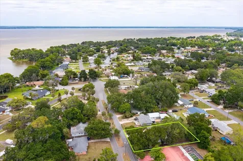 1300 Orange Avenue Tavares FL 32778