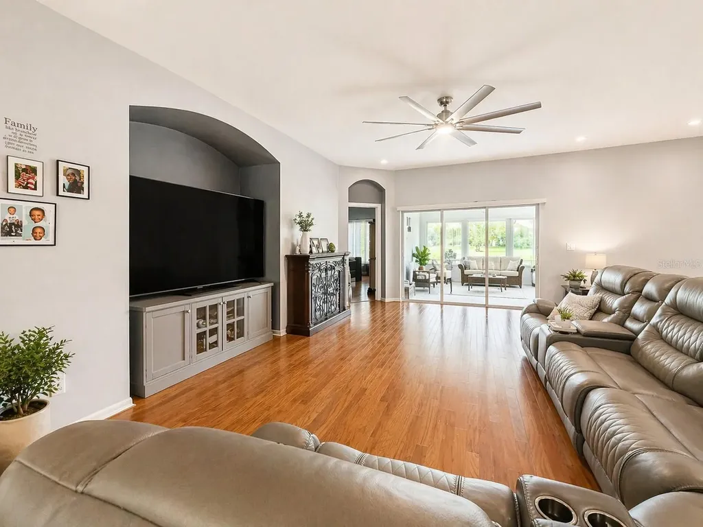 1314 Emerald Hill Way Valrico FL 33594