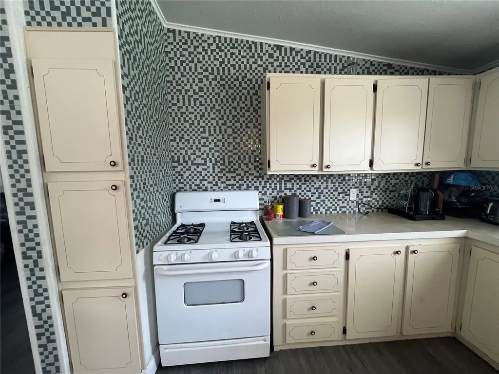 10780 State Road 60 E Lake Wales FL 33898