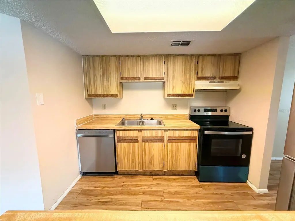 129 Camphor Circle Oldsmar FL 34677